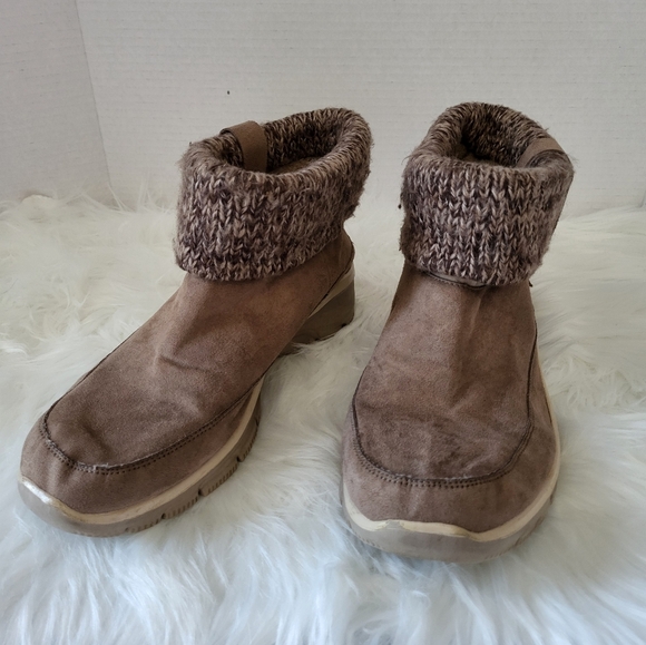 Women Skechers winter boots Size 10 - Picture 2 of 6